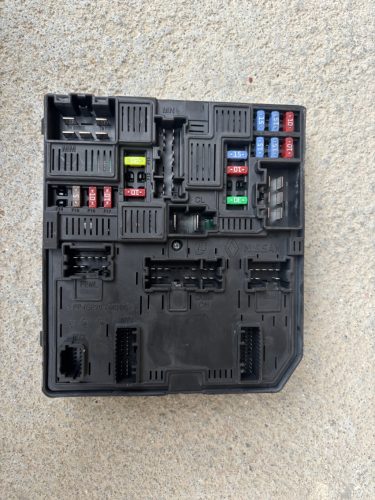 Nissan Qashqai, X-Trail T32 BSM modul, biztosítéktábla 284B74BA0A