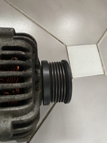 Kia Sportage generátor 3730027012