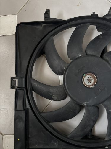 Audi A6 C7, Q3 8U, A7 4G hűtőventilátor 8K0121003AD