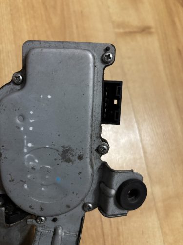 Chevrolet Captiva hátsó ablaktörlő motor 96627058