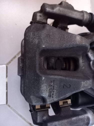 Toyota Corolla E210, C-HR jobb hátsó féknyereg 46310-F4011