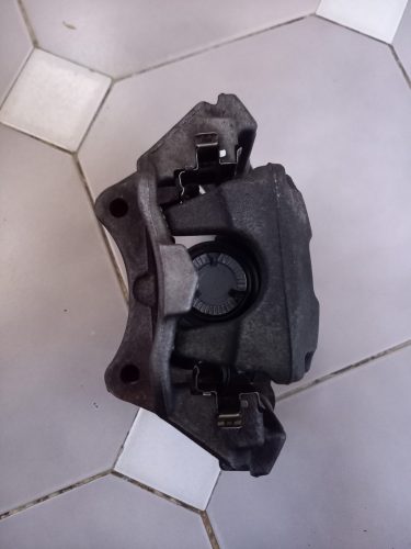 Toyota Corolla E210, C-HR jobb hátsó féknyereg 46310-F4011