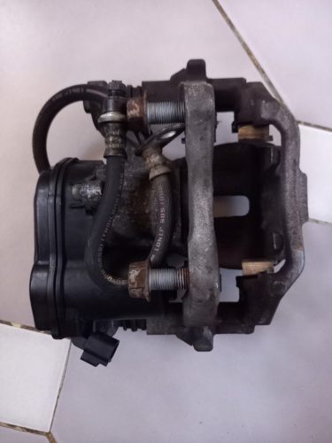 Toyota Corolla E210, C-HR jobb hátsó féknyereg 46310-F4011