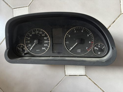 Mercedes-Benz A-osztály W169 km óracsoport A1694400211