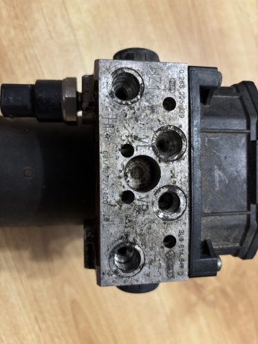 Skoda Superb I ABS kocka 0265950063 3U0614517D
