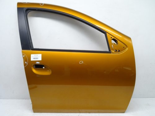 Dacia Duster Jobb első ajtó 