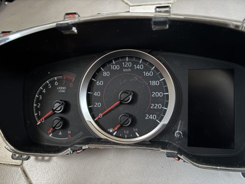 Toyota Corolla E210 km óracsoport 83800-FER11
