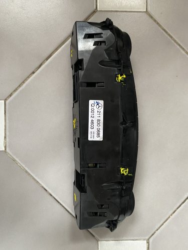 Mercedes-Benz W211 klíma panel 2118300685
