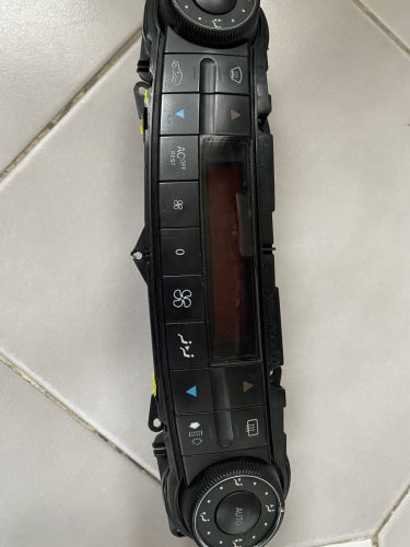 Mercedes-Benz W211 klíma panel 2118300685