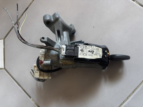 Toyota Yaris I, Celica gyújtáskapcsoló 89783-52010