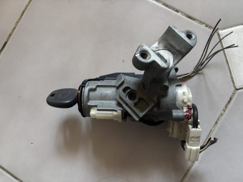 Toyota Yaris I, Celica gyújtáskapcsoló 89783-52010