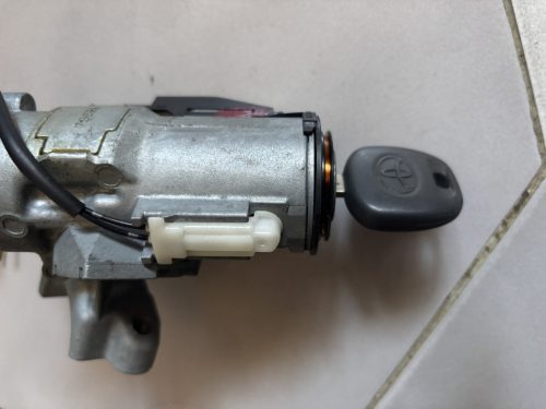 Toyota Yaris I, Celica gyújtáskapcsoló 89783-52010