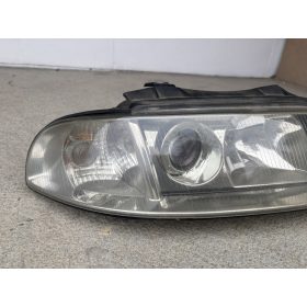 Audi A4 B5 jobb oldali fényszóró 8D0941030AK