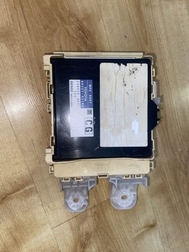 Toyota RAV 4 Biztosítéktábla 8922142180