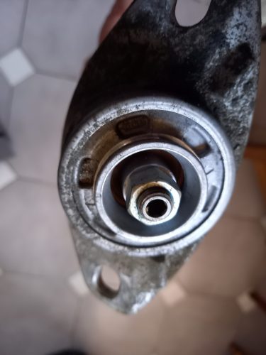 Toyota Corolla E210 Touring hátsó lengéscsillapító