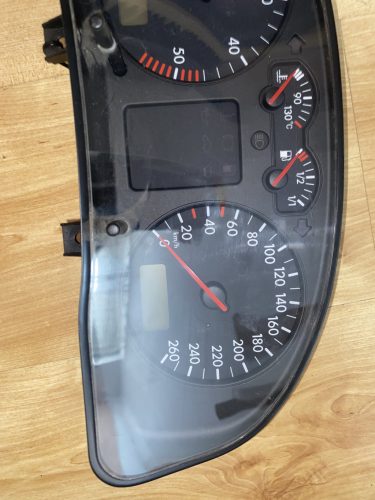 Volkswagen Passat B5 Kilométeróra 3B0920802A