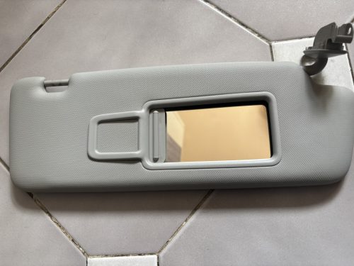 Audi A3 jobb oldali napellenző 8V0857552A